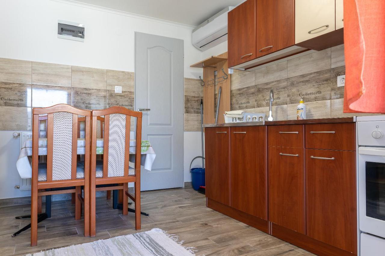Lili Apartman Harkány Exterior foto