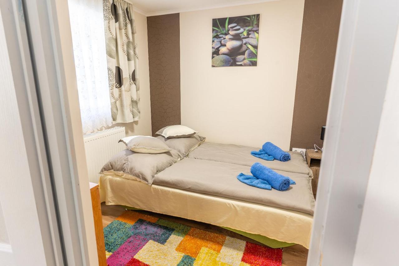 Lili Apartman Harkány Exterior foto