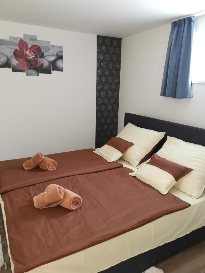 Lili Apartman Harkány Exterior foto
