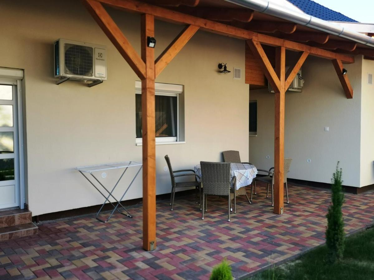 Lili Apartman Harkány Exterior foto
